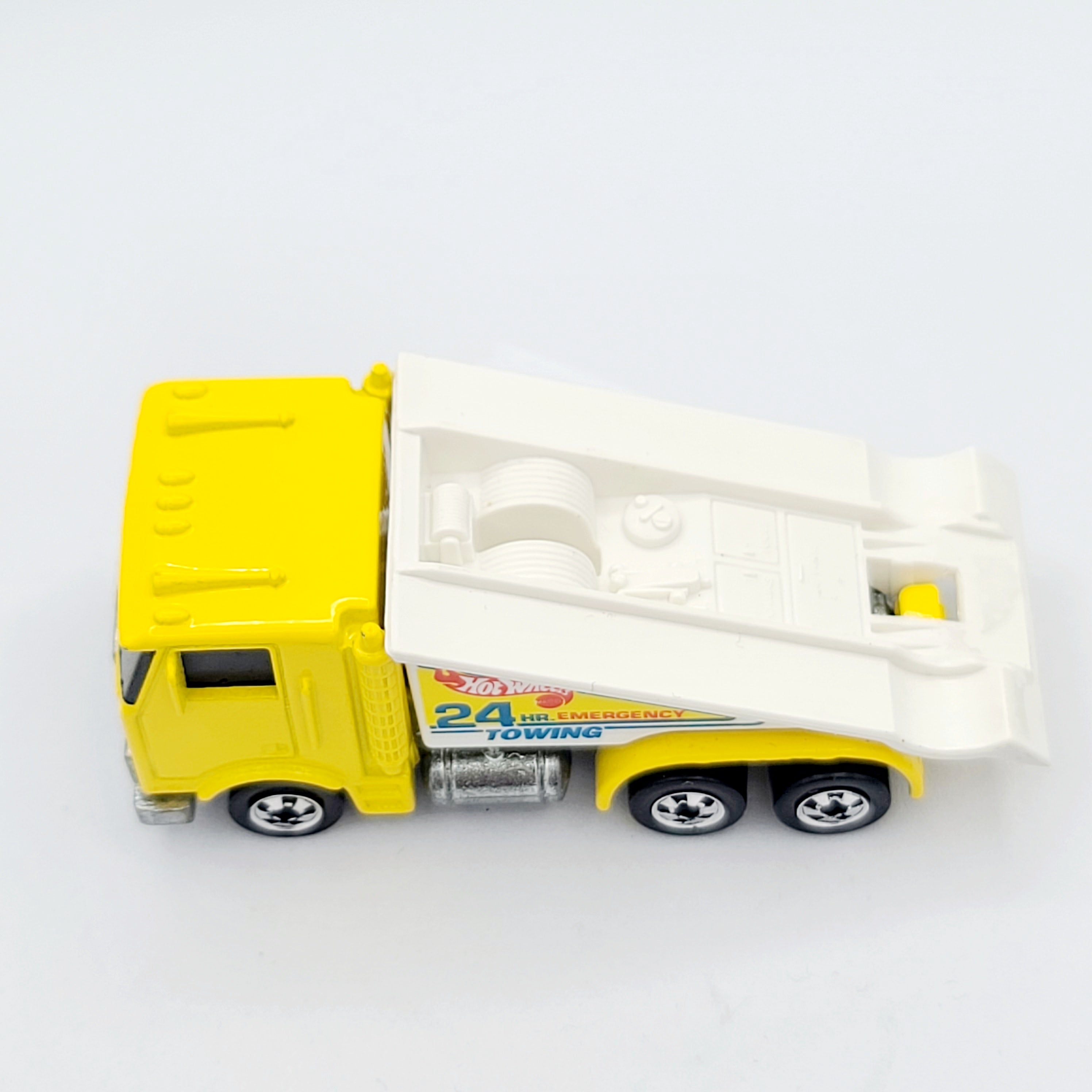 Hot Wheels Ramp Truck "24HR Towing", Blackwall Wheels (1991 HW Basic)
